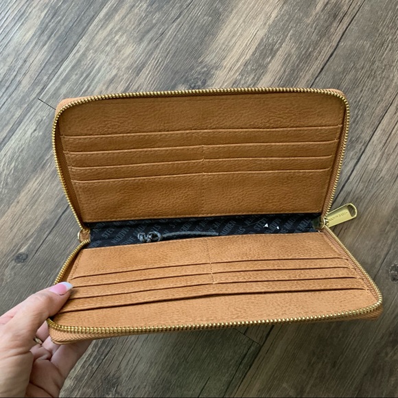 Wallets - Picture 8 of 8